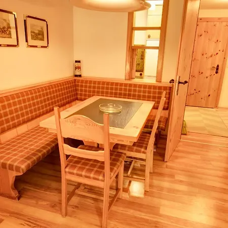 Chesa Munteratsch Apartmán *
